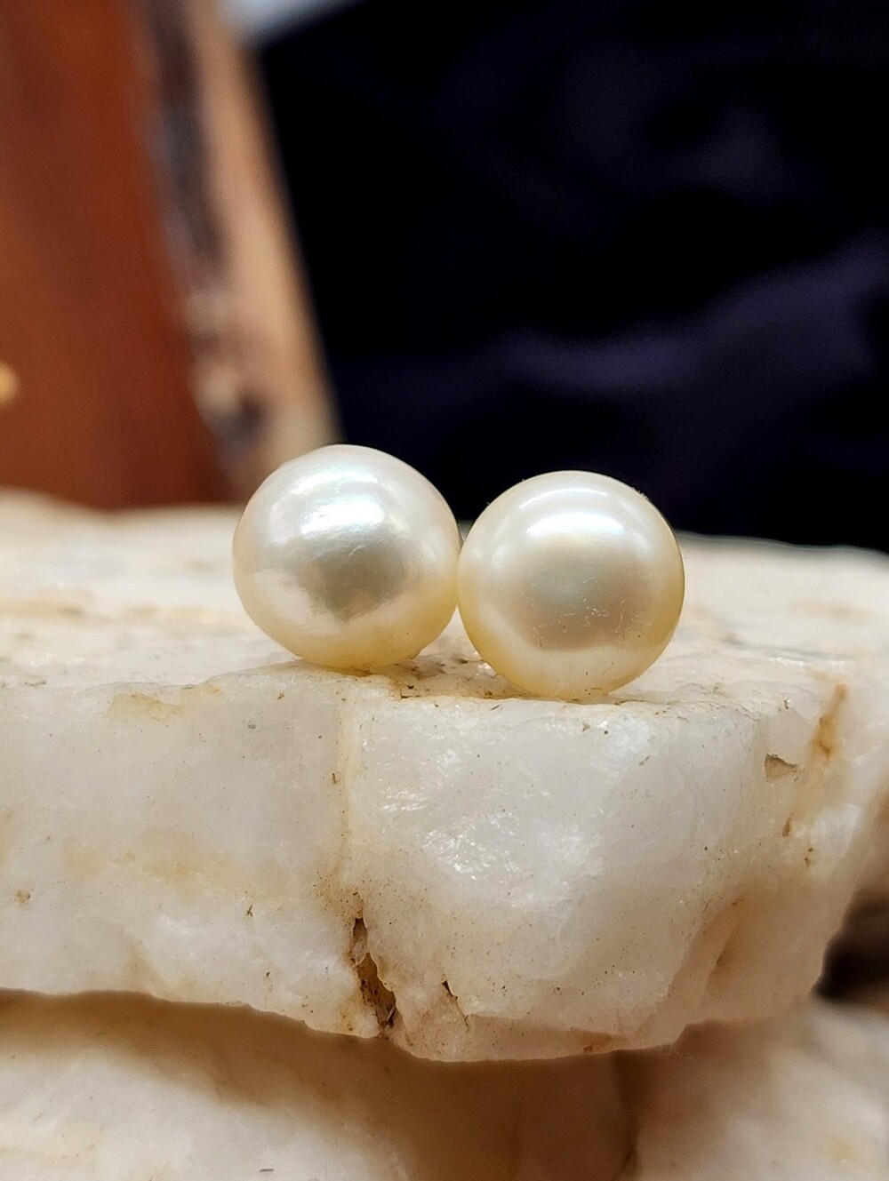 Classic Minimalist Natural White Pearls Studs Hypoallergenic Earrings